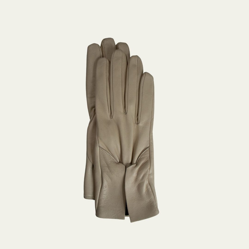 Gants en cuir échancrés pour femmes avec manchette angulaire.-Marnie